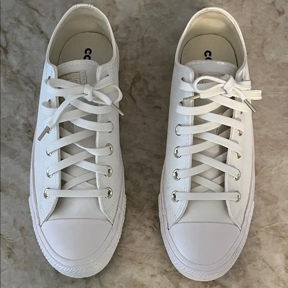 Converse White Leather with Gold Hardware Low-Top Sneakers, Women’s Size 9.5 - Picture 3 of 6